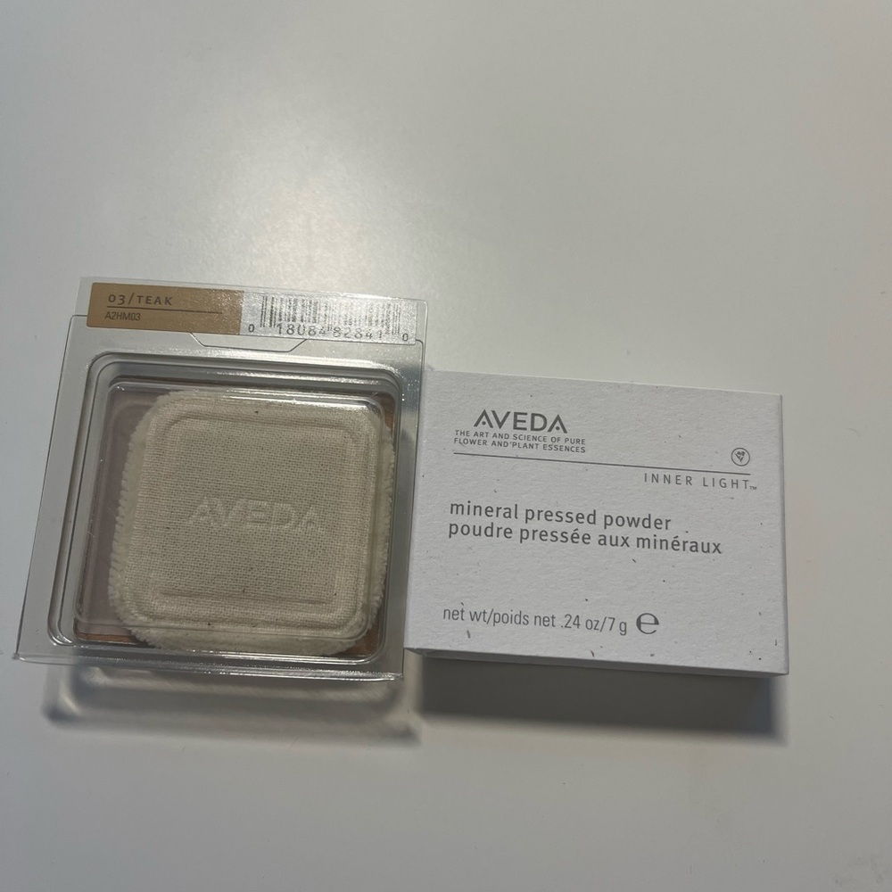 Avéra pressed powder